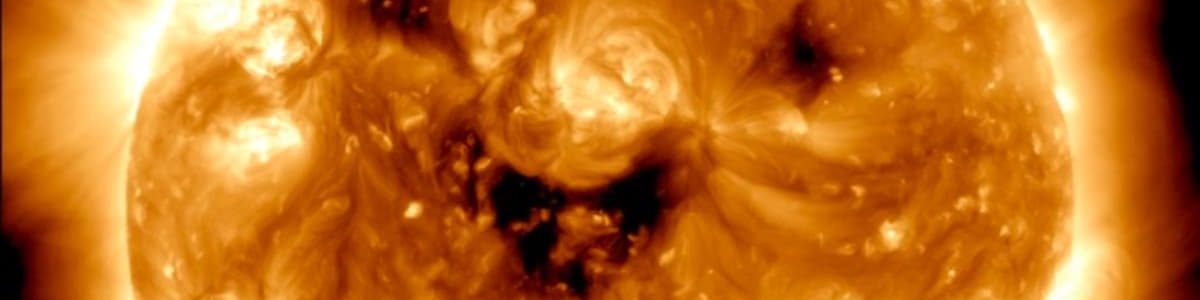 A NASA captou uma imagem divertida do Sol a sorrir