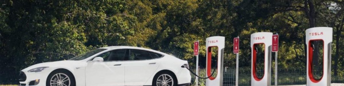 SuperCarregador Tesla já está a ser instalado na Guarda