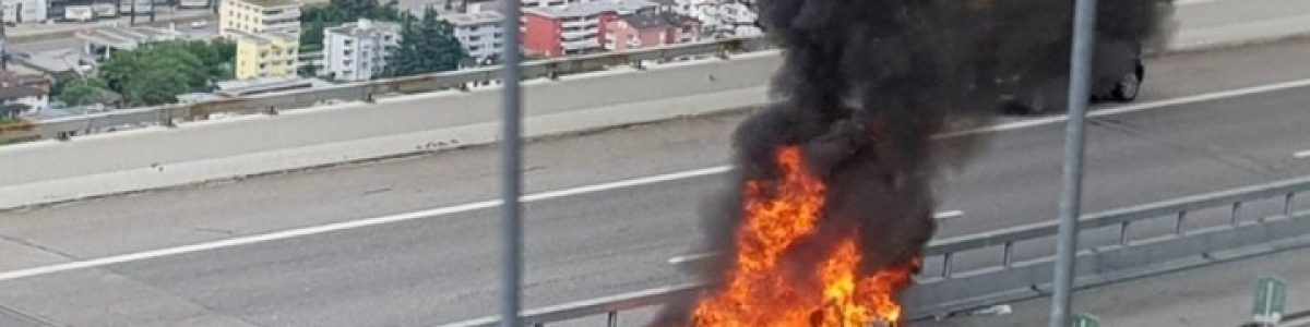 Suíça: Tesla Model S incendeia-se e condutor morre