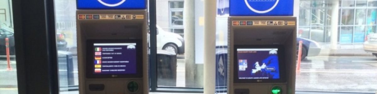 Vai levantar dinheiro numa caixa ATM? É melhor pensar duas vezes