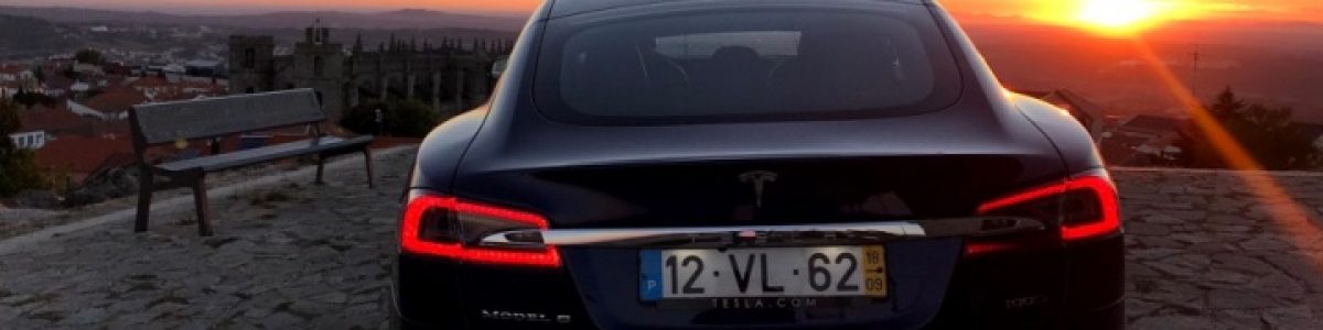 Tesla bate a gigante Mercedes-Benz na venda de carros