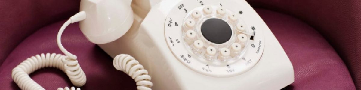Ainda usa o telefone fixo? Chamadas caem 15% (722 milhões de minutos)