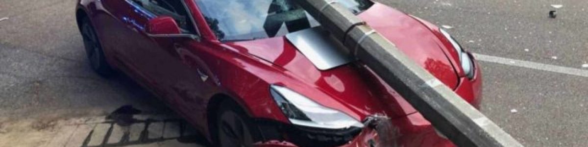 Tesla: Acidentes acontecem porque condutores trocam pedais