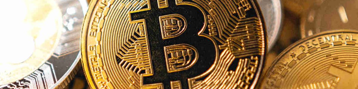 Casal acusado de trocar 90 mil € de origem ilícita por criptomoedas