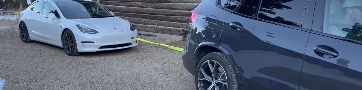 BMW carrega energia a um Tesla Model 3… a reboque (vídeo)