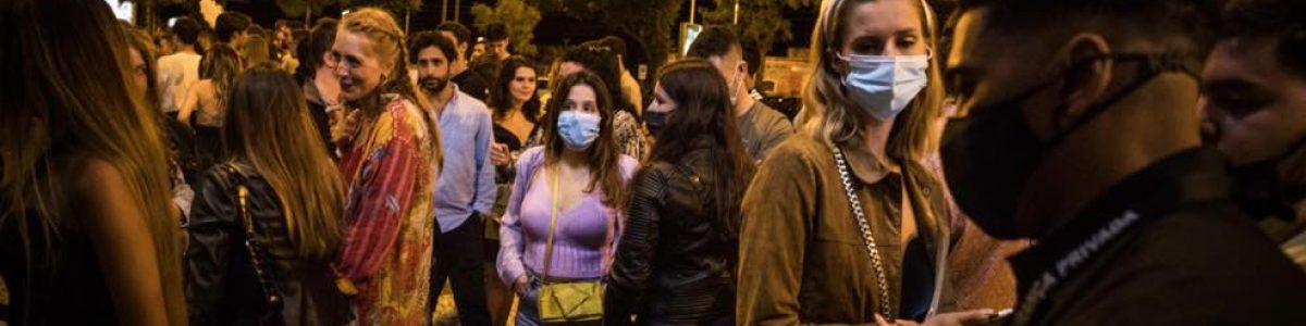 COVID-19: Jovens usam site de certificados falsos para sair à noite