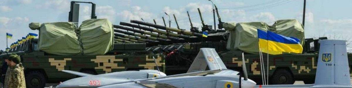Drones turcos TB2 Bayraktar dizimam coluna militar russa