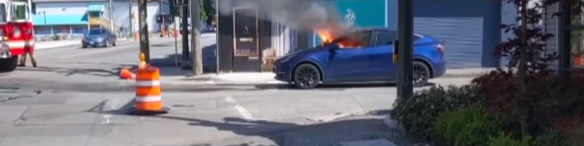 Tesla Model Y incendiou-se do nada e condutor teve de partir a janela para fugir (vídeo)
