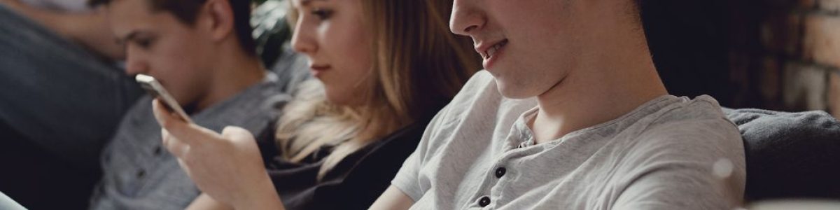 Redes sociais processadas por “crise de saúde mental” dos jovens