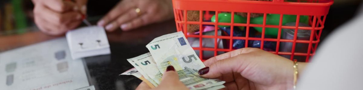 Sabia que fazer donativos em dinheiro tem benefícios fiscais?
